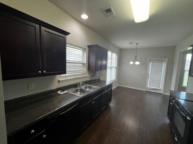 Building Photo - Coming Soon- Available August 3, 2025. Moody’s Avalon Subdivision 3 BR / 2  Bath