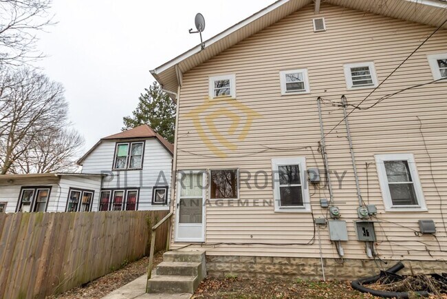 Building Photo - 3943-3945 Cornelius Ave