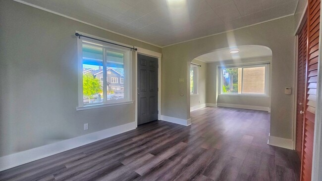 Building Photo - Charming 3-Bedroom Craftsman in Prime Seat...