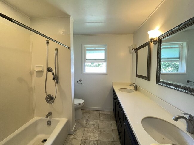 Building Photo - 5411 Opihi St