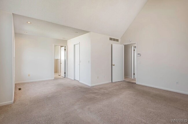 Building Photo - 70 Hobnail Dr