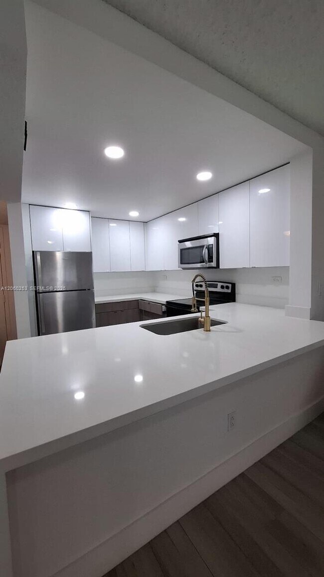 Building Photo - 20860 San Simeon Way