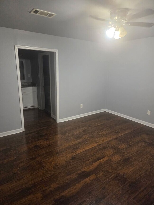 Building Photo - 786 Burbridge St