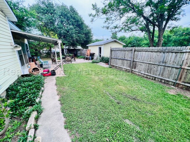 Building Photo - Charming home in Samson Park in NW Fort Worth