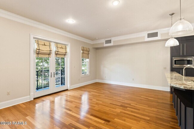 Building Photo - 605 Silverstone Rd