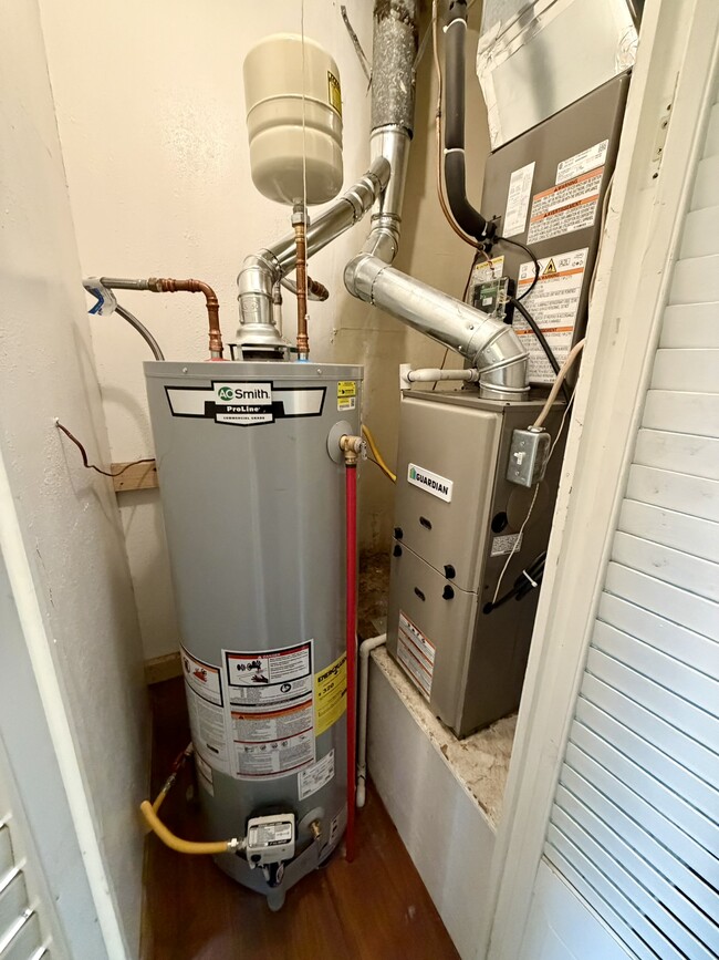 Building Photo - 416 Jackson St