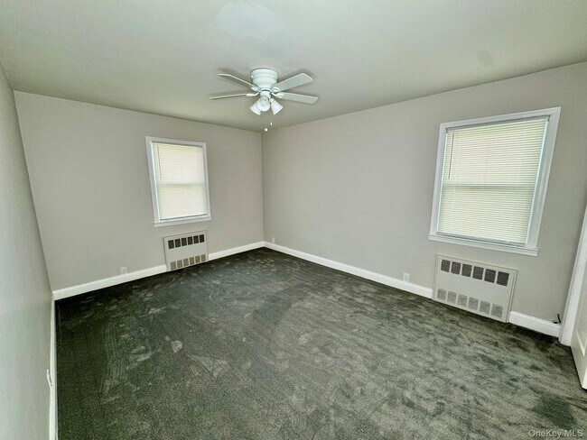 Building Photo - 15-14 200th St