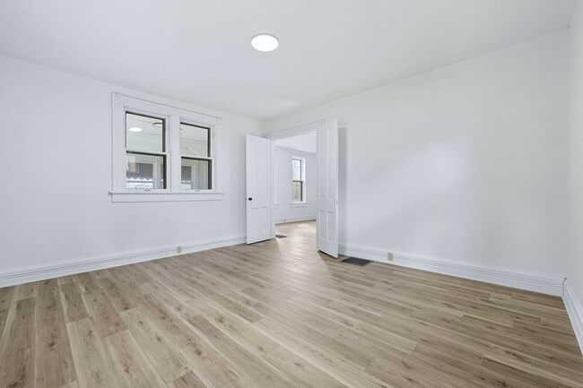 Building Photo - New THREE BED listing in Fort Wayne!
