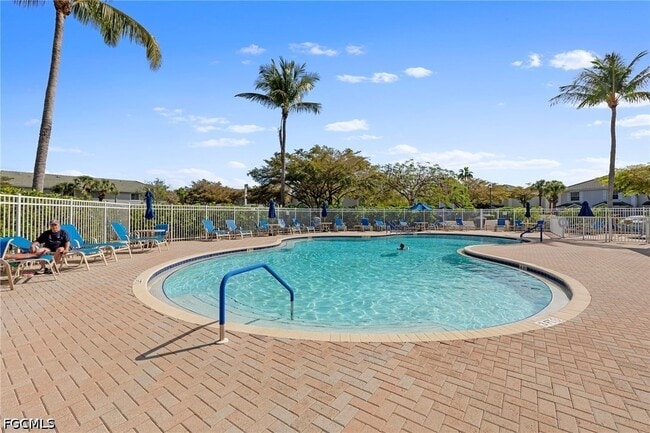 Building Photo - 8273 Pacific Beach Dr