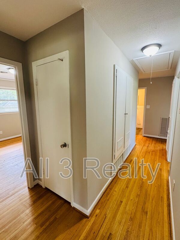 Building Photo - 2649 Burkelaun Dr
