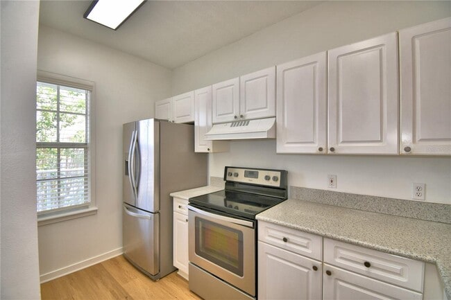 Building Photo - 660 Celebration Ave