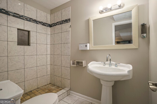 Building Photo - 9285 Cedar Ridge Dr NW