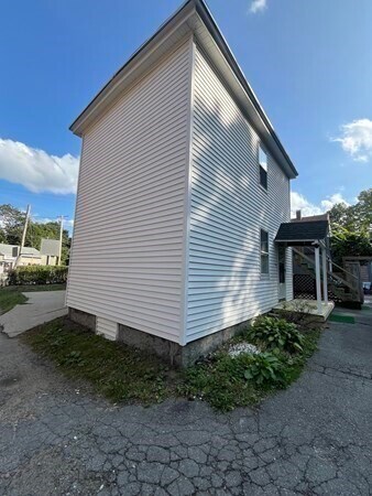 Building Photo - 815-819-819 River St