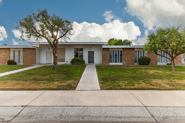 Building Photo - 13066 N 100th Dr