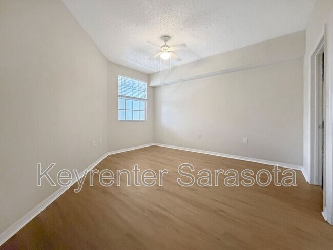 Building Photo - 5500 Bentgrass Dr