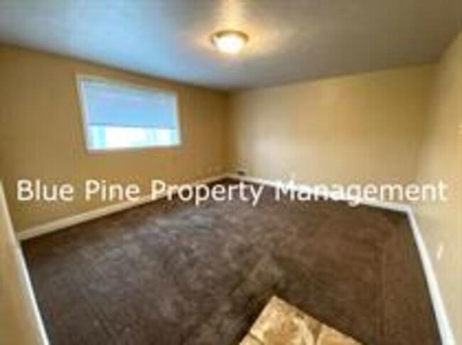 Building Photo - 2264 Stace St