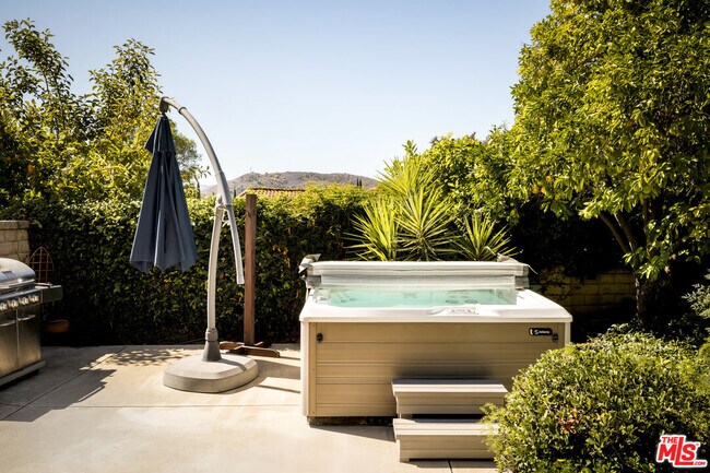 Building Photo - 28667 Acacia Glen St