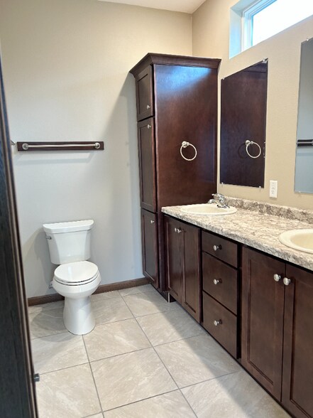 Building Photo - 3710 Doolittle Dr