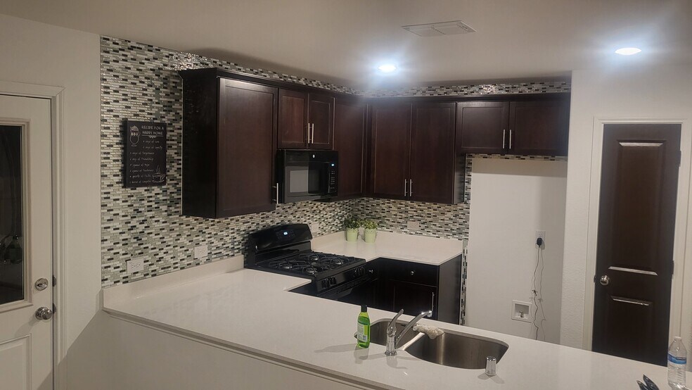 Building Photo - 7316 Gray Wolf Ln