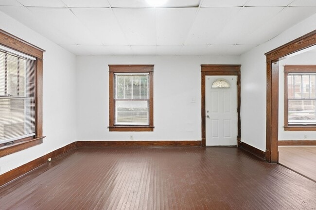 Building Photo - 928 W Dewald St