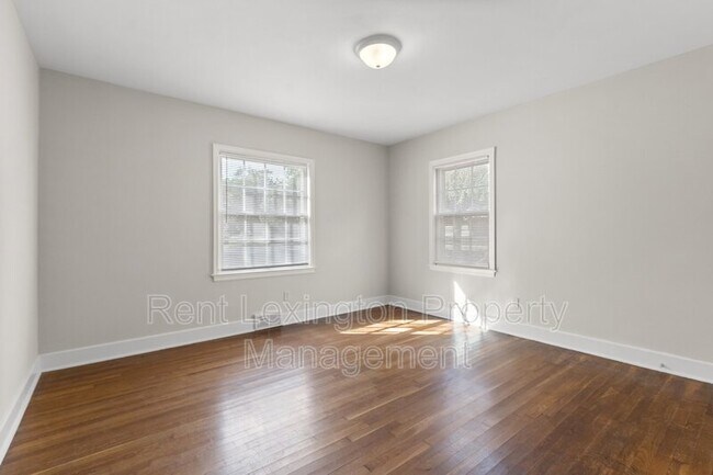 Building Photo - 312 Boiling Springs Dr