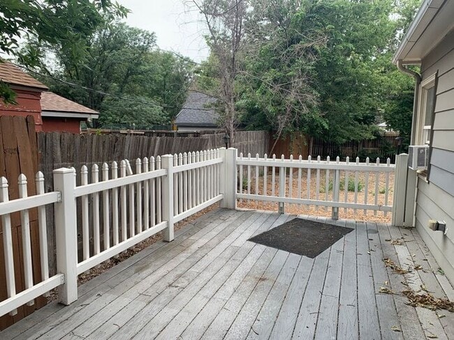 Building Photo - 4 bedroom, 2 Bath Duplex with 1 car detached garage Close to Downtown Greeley, CO