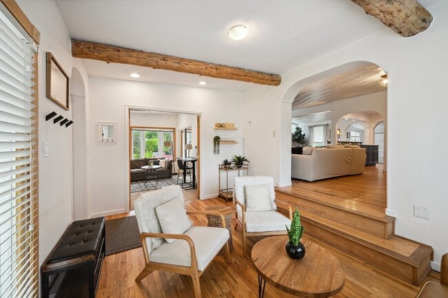 Building Photo - 5944 S Milwaukee Way