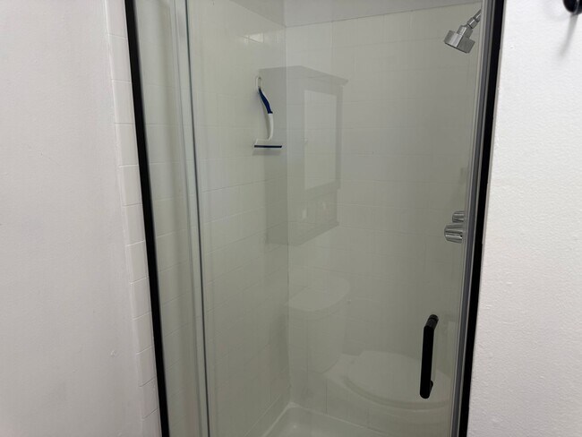 Building Photo - Desirable St Francis Neighborhood