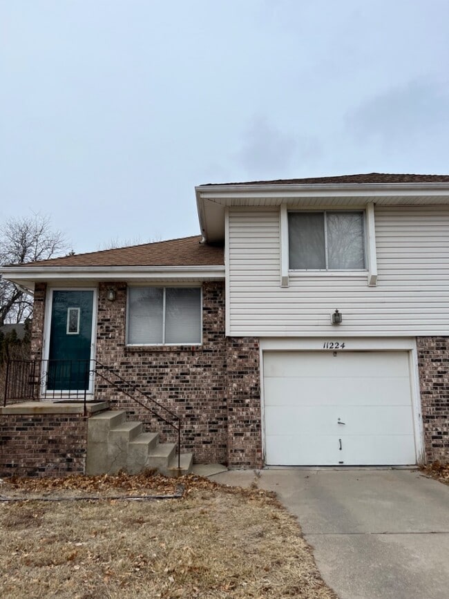 Building Photo - 11224 Roxbury Dr