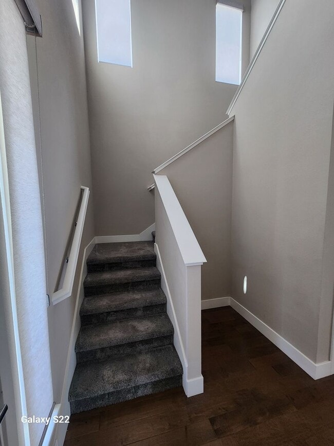 Building Photo - Beautiful two story home in the great neig...