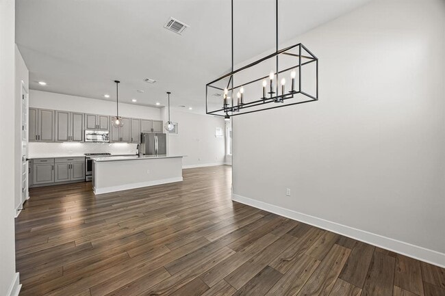 Building Photo - 5806 Rangeland Rd