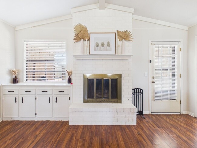 Building Photo - 7727 Cervin Dr