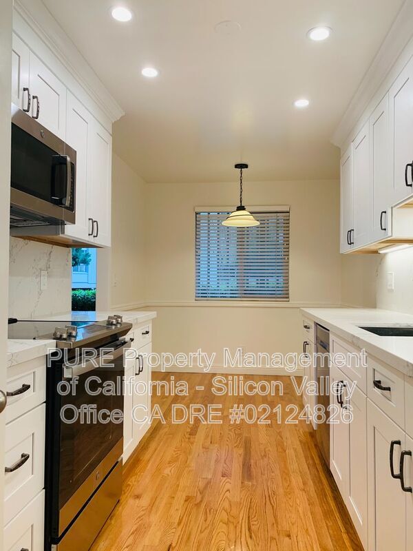 Building Photo - 2315 Eastridge Ave