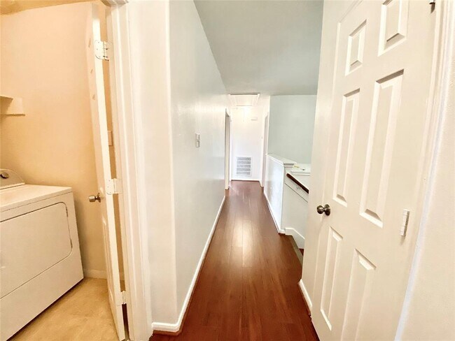 Building Photo - 7130 Sedona Ct