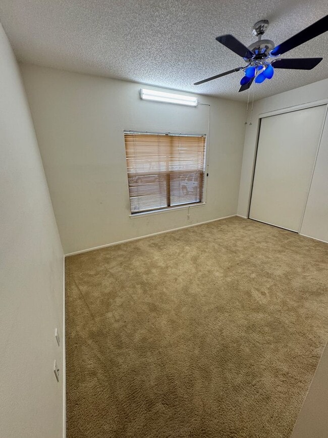 Building Photo - Ready For Move In - Nice 3/2 in West SA In...