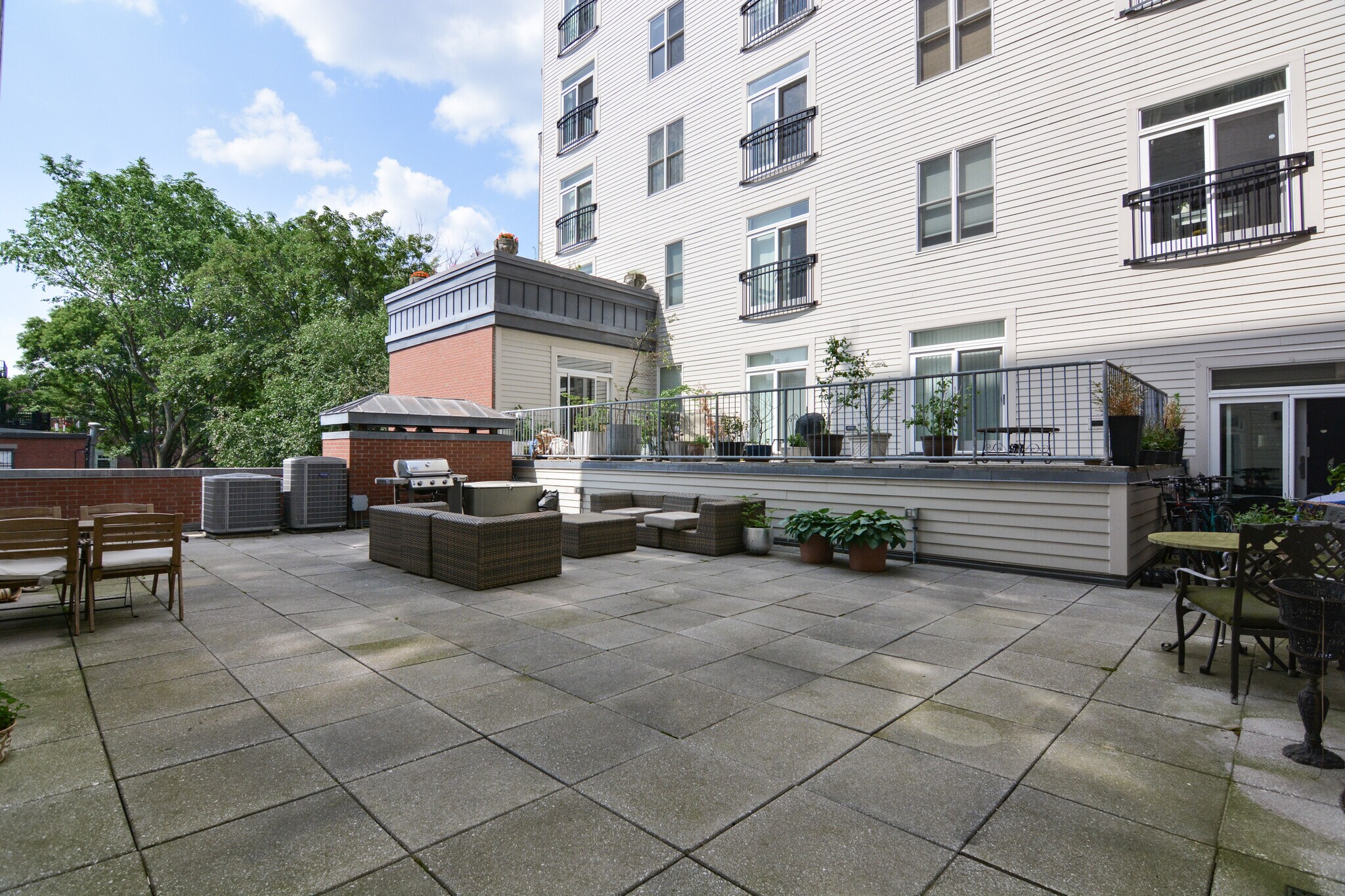 Building Photo - 1723 Washington St