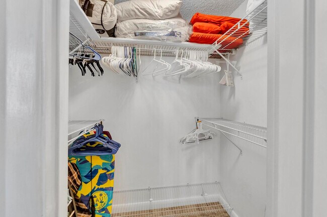 Building Photo - 1985 S Ocean Dr