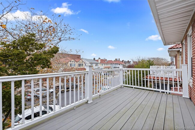 Building Photo - 148 W Walnut St