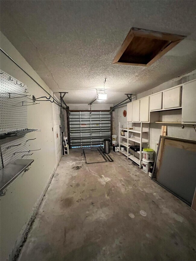 Building Photo - 7512 SW 95th Pl