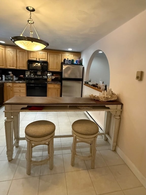 Building Photo - 8 Maylane Dr