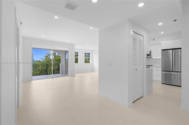 Building Photo - 3215 NE 184th St