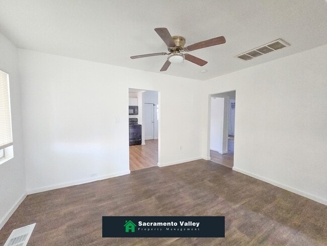 Building Photo - 4235 Arlington Ave