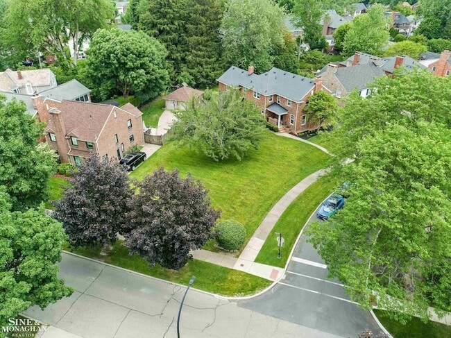 Building Photo - 276 Lewiston Rd