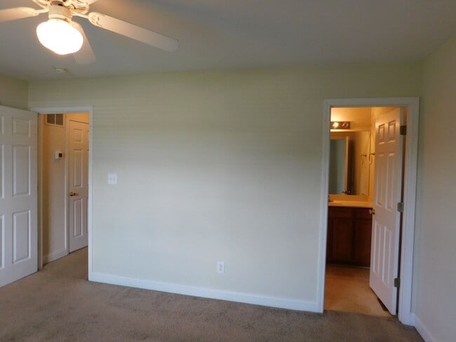 Building Photo - Nice Townhome in Havelock