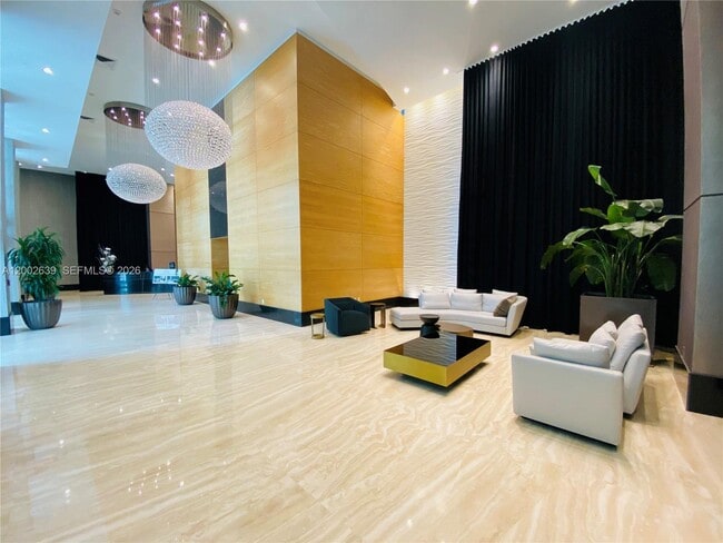 Building Photo - 950 Brickell Bay Dr