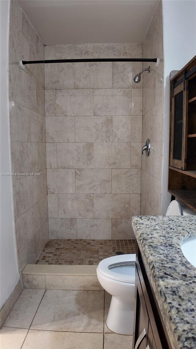 Building Photo - 3326 Farragut St