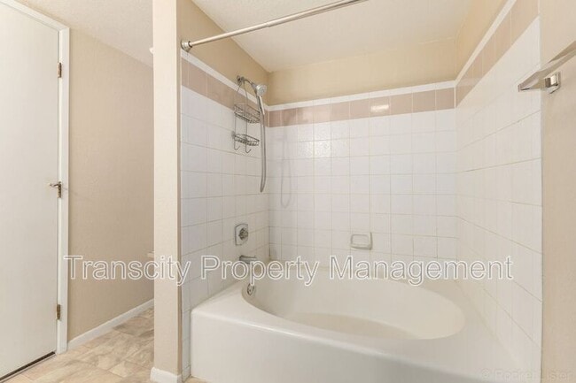 Building Photo - 1340 N Recker Rd