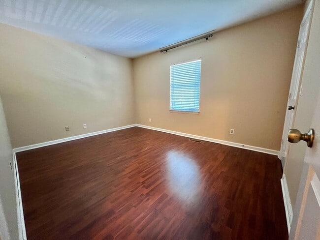 Building Photo - 2 Bed/ 1.5 Bath - Townhome in Cool Springs