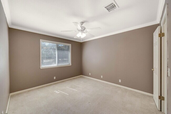 Building Photo - 11901 Jess Dr