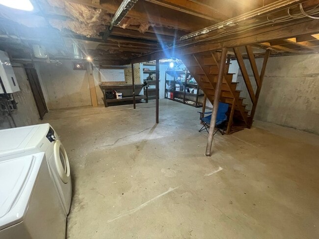 Building Photo - Single-Family Home in South Nashua